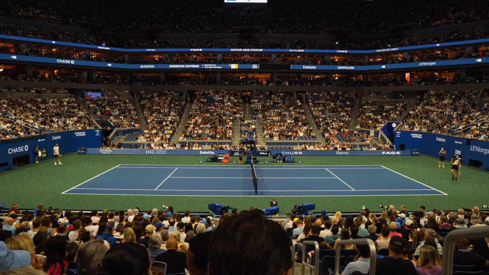 Partida do US Open no Arthur Ashe Stadium, vista da arquibancada